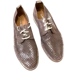 TRASK Lena Perforated Soft Leather Loafers Pewter Metallic Size 7.5 Style 361247